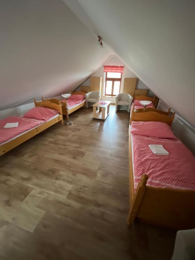 Hotel Sokoli Hnizdo Hlaska Esterno foto