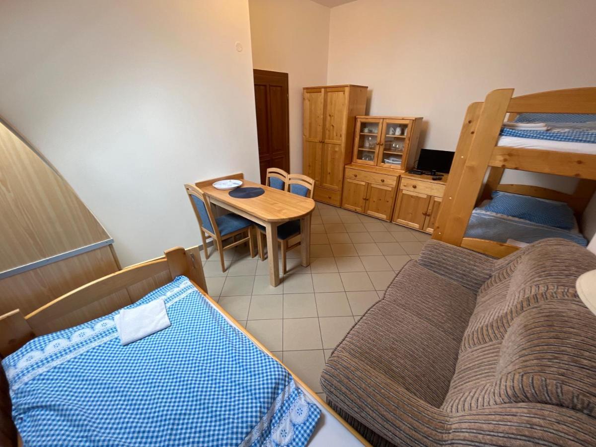 Hotel Sokoli Hnizdo Hlaska Esterno foto