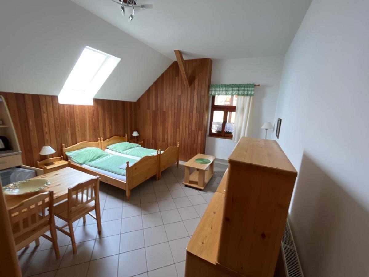 Hotel Sokoli Hnizdo Hlaska Esterno foto