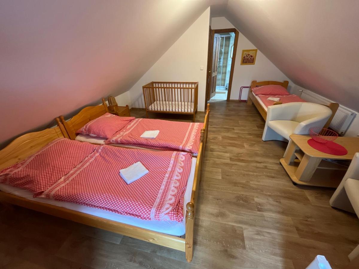 Hotel Sokoli Hnizdo Hlaska Esterno foto