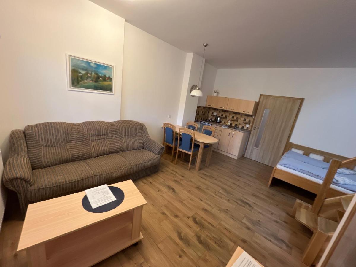 Hotel Sokoli Hnizdo Hlaska Esterno foto