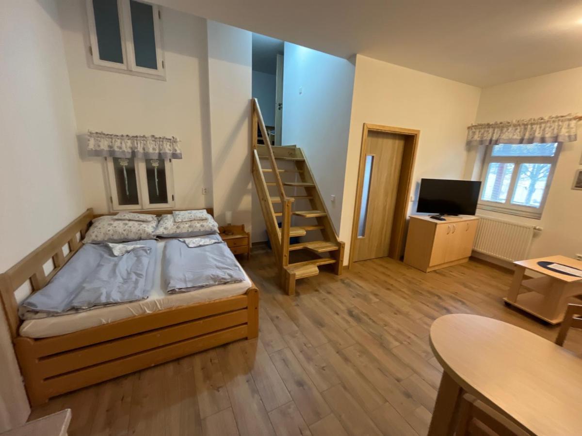 Hotel Sokoli Hnizdo Hlaska Esterno foto