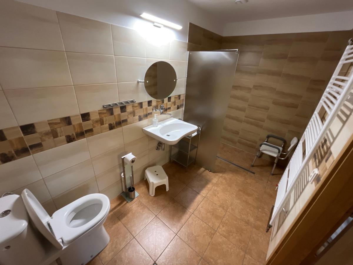 Hotel Sokoli Hnizdo Hlaska Esterno foto